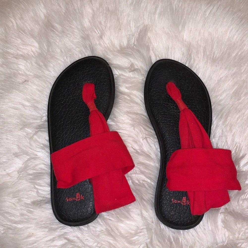 🛑🛑SOLD🛑🛑Sanuk Red Sandals